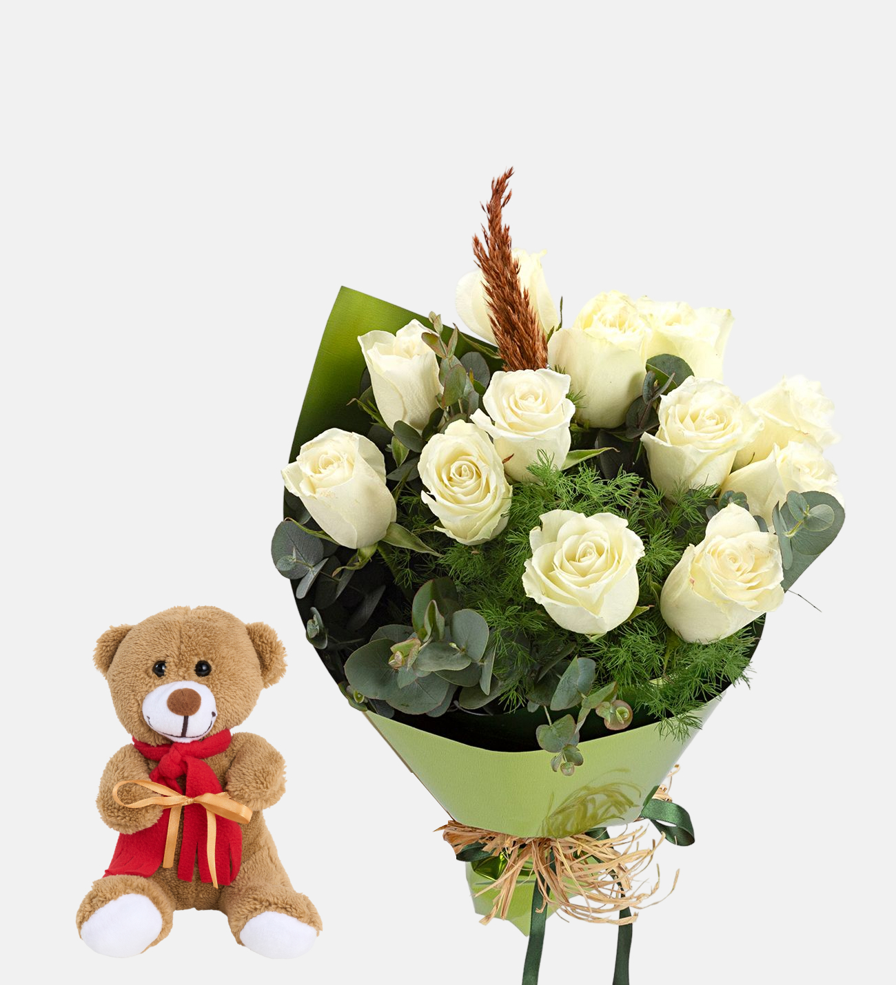 Weiße Rosen & Teddybär im Grünen Wrap, Zwölf weiße Rosen mit Pampasgras und Eukalyptus, begleitet von einem weichen Teddybären, verpackt in einem natürlich strukturierten Papier, etwa 30 bis 40 cm hoch.